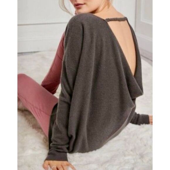ANTHROPOLOGIE Oversized fit Luxe CASHMERE Reese long sleeve Sweater Size S Gray - Picture 1 of 11